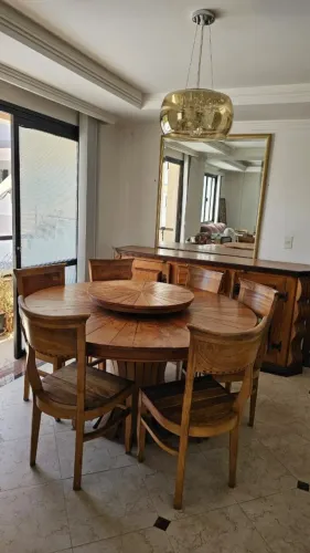 Jogo de Mesa e Cadeiras com Buffet (Madeira de Demolição)