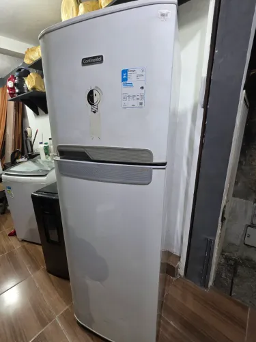 Vendo geladeira continental