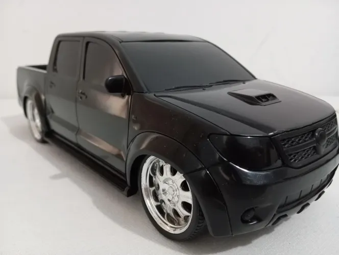 PICKUP HILUX 34CM ( USADO PLÁSTICO )