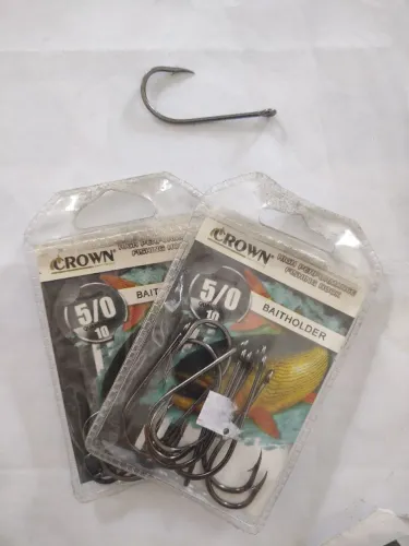 Kit 02 Anzóis Crown Baitholder 5/0 com 10 unidades cada