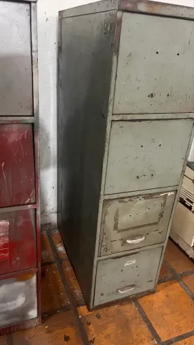 Armário de aço Fichário 4 gavetas