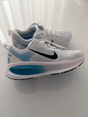 Tênis Nike Vomero 18 masculino - NOVO