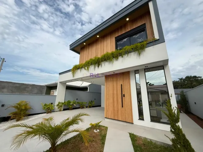 Belíssima casa 138m2 e 3 suítes - Forquilhas, São José