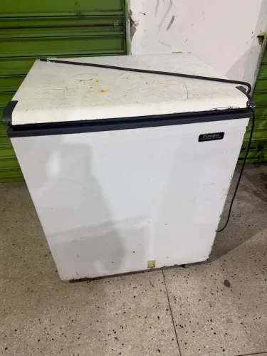 Vendo frezze de uma porta 