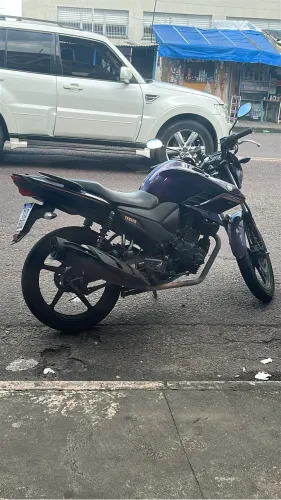 Alugo moto nova e econômica