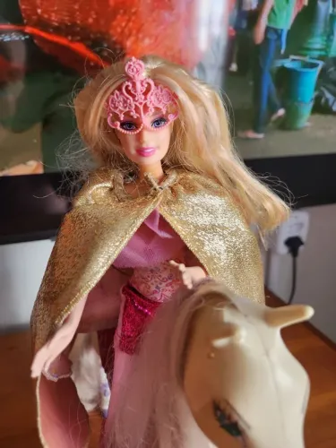 Barbie mosqueteira com cavalo