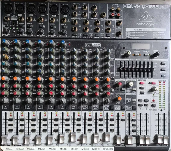 Mesa berhing pronta para uso