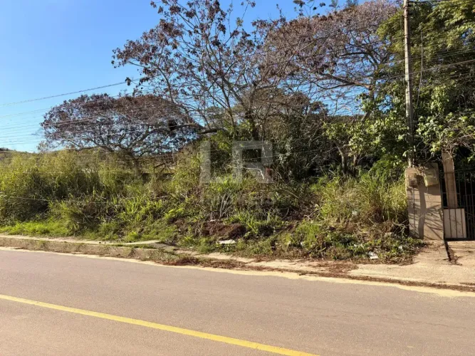 Terreno 450 m² em Rua Asfaltada Comércio Local Iguabinha - AR06