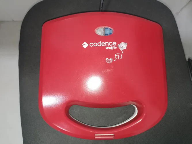 Máquina de waffle em perfeito estado de uso 