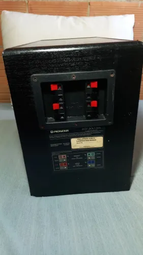 Caixa de som pioneer de sub.