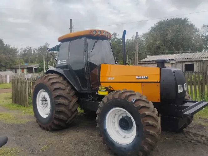 TRATOR VALTRA BH 180 GUINCHO