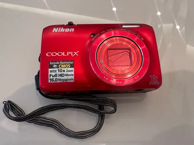 Camera Nikon coolpix s6300