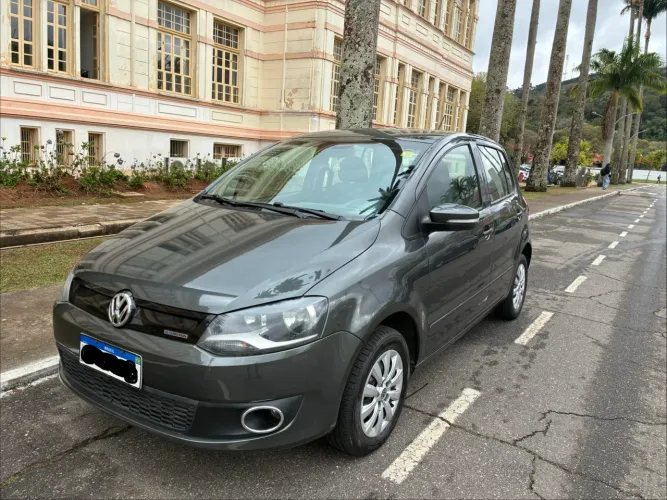 Volkswagen Fox Bluemotion 1.0 MI Total Flex 12V 3P 2014