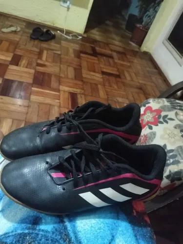 Vende se chuteira Adidas futsal original