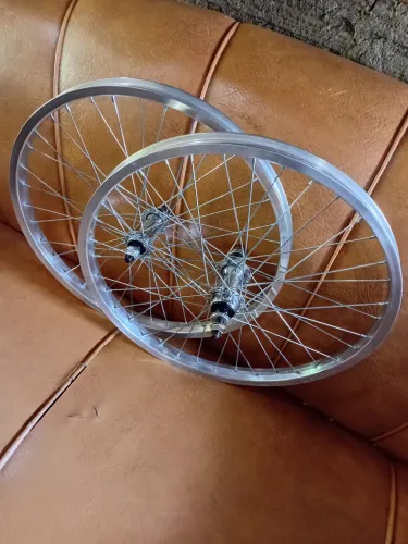 Par de aro 20 bicicleta infantil usado