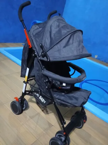 Carrinho de bebê novo maxi baby