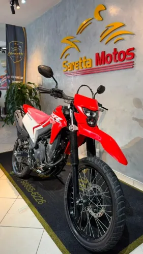 Honda XR300L Tornado 2026 - Vermelha