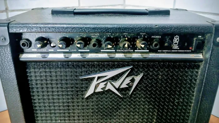 Amplificador Guitarra Peavey Rage 158 - 15W RMS