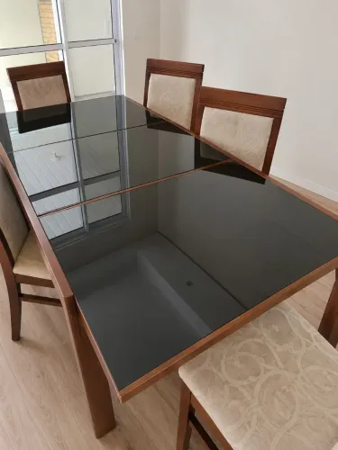 Mesa Extensível de Madeira Maciça c/ 6 Cadeiras - Oportunidade