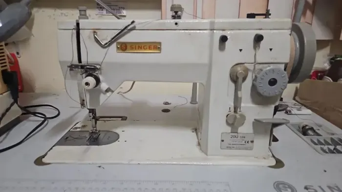 Máquina industrial Singer