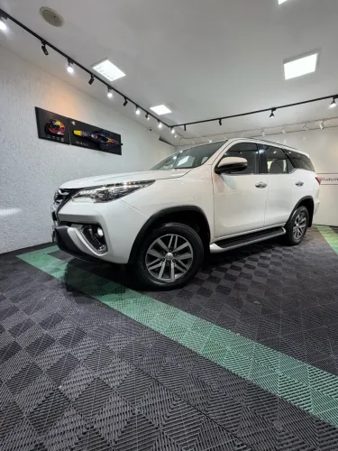 Toyota Hilux SW4 SRX 4X4 2.8 TDI 16V Dies. Aut. 2019