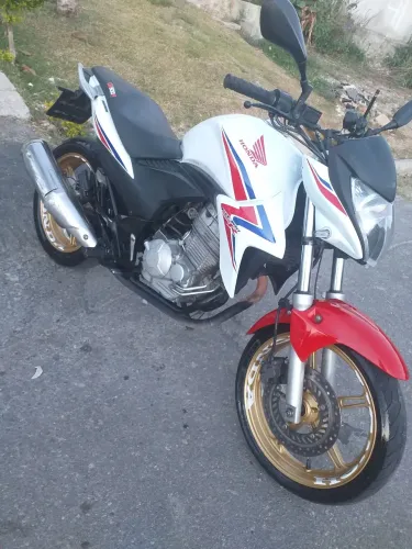 Cb 300r 2015 flex ,pneu traseiro novo, relação nova, partilhamento feito recentemente.