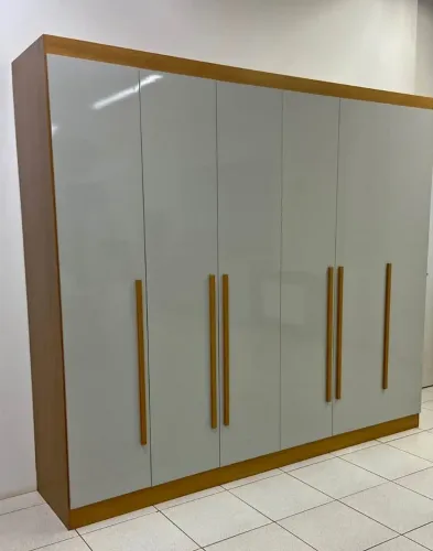 GUARDA ROUPA
