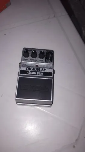 Pedal de delay digitech muito conservado