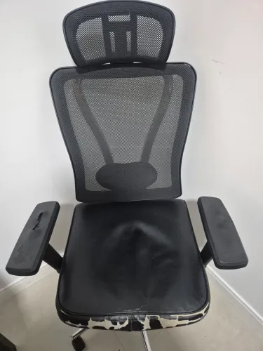 Cadeira ergométrica da confy por 180 reais
