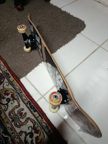 Skate montado básico novo