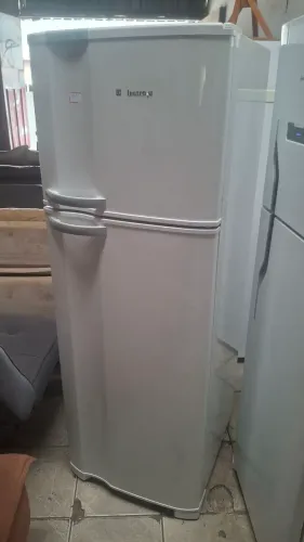 GELADEIRA ELECTROLUX DUPLEX FROST FREE CONSERVADA