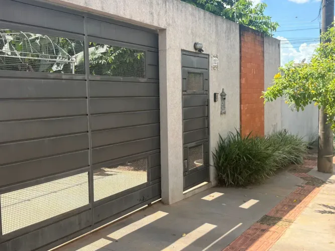Térrea para aluguel tem 180 metros quadrados com 4 quartos em Vila Planalto - Campo Grande