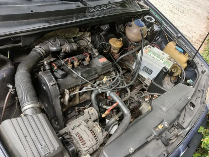 Volkswagen Golf GL 1.8/ 2.0i 4P 1997