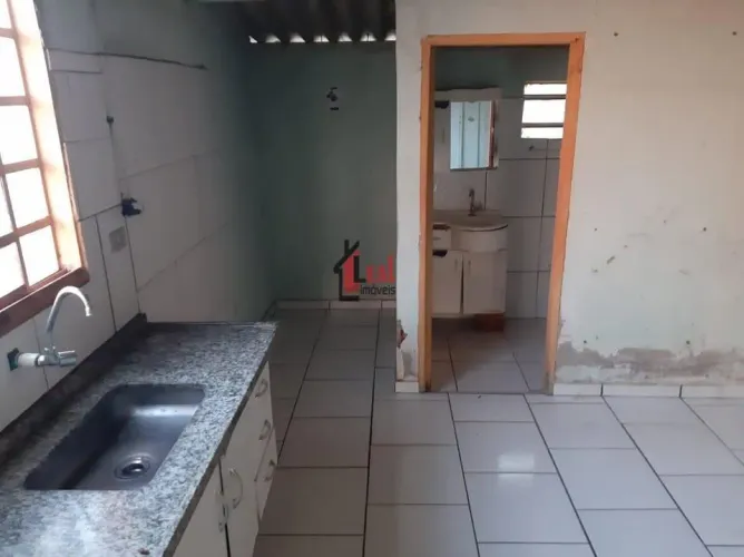 Casa para Locação em Presidente Prudente, ENEIDA, 2 dormitórios, 1 banheiro, 2 vagas