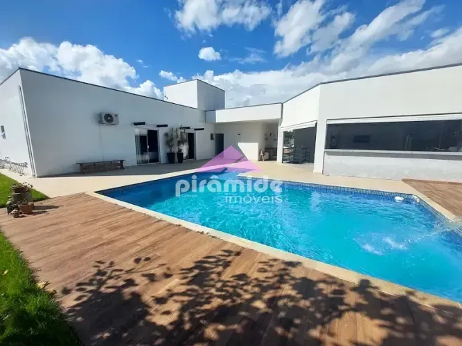 Casa Alto Padrão em Condomínio Fechado em Jacareí 1.000m² de Terreno, Piscina, Pomar e Ár