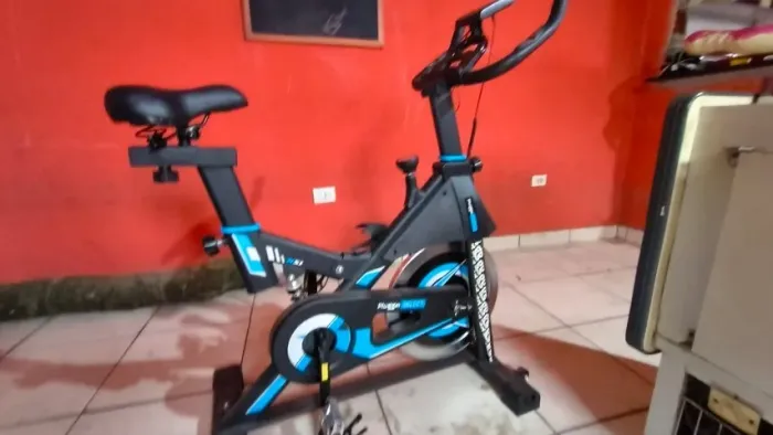 Bicicleta Spinning Ergométrica Fitness até 150kg Profissional C/ Suporte pra Celular