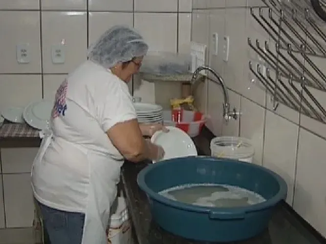 LAVADOR DE PRATOS EM RESTAURANTE ( PARA MULHERES)