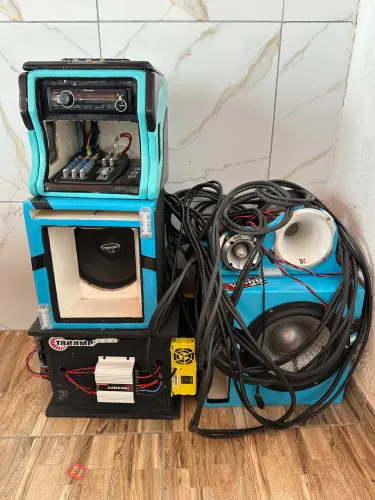 VENDO SOM AUTOMOTIVO 