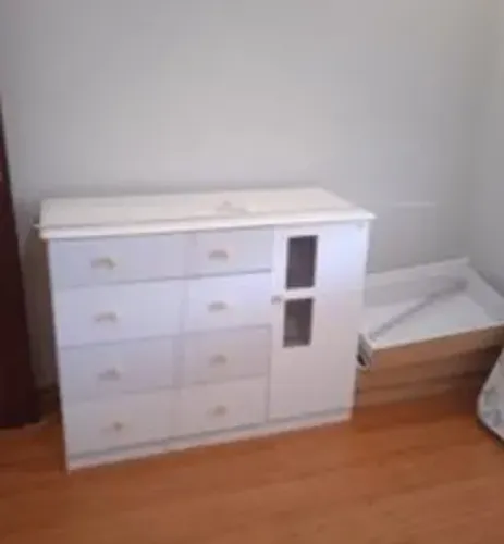Cômoda Branca Infantil Retrô Janelinha 1 Porta 4 Gavetas 100% MDF - Peroba Móveis Infantis