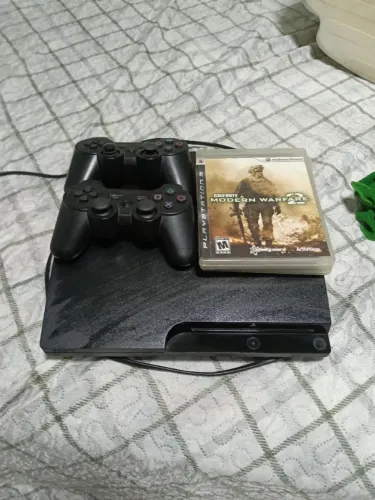 PS3 desbloqueado com mais de 500jogos dois controles e dois cds 