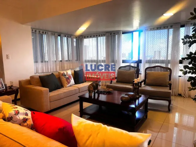 Apartamento com 4 Dormitórios - Joao Agripino