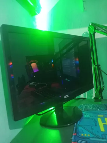 Monitor AOC 60Hz - R$180 (não entrego)