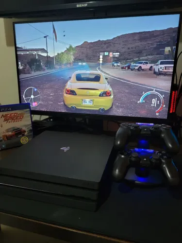 PS4 PRO 1TB 2 controles + Base + NFS Payback