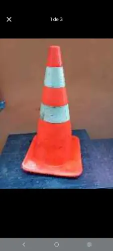 Cone de trânsito de borracha