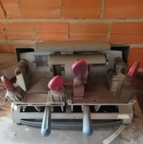 Duplicadora de Chaves Silca Duo Plus