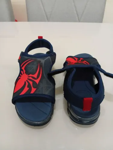 Sandália anatômica com luz Led aranha spider tamanho 32 - DOK - Usada apenas 2x