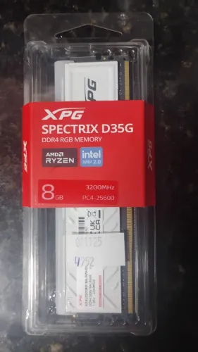 2 Memórias ram 8gb cada (2x8 16GB)