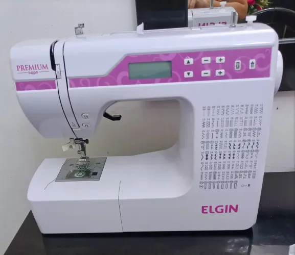 Máquina de costura Eugin