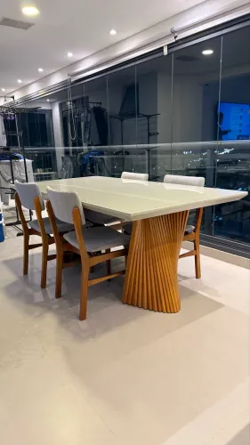 VENDO CONJUNTO MESA JANTAR E 4 CADEIRAS