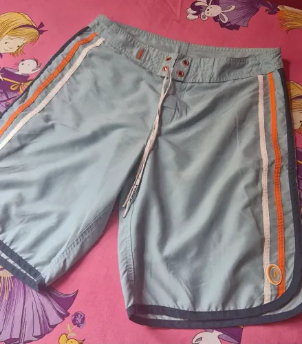 Bermuda Redley azul clara tamanho 42 em PERFEITO estado